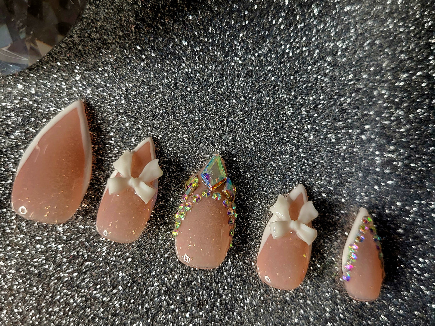White Deep V French Tips Press On Nails With Rhinestones And Bow Decor
